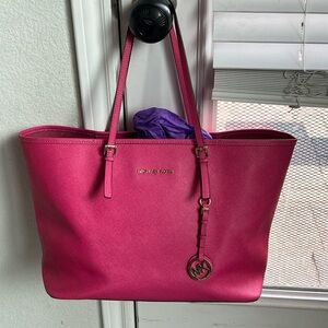 Michael Kors large saffiano leather tote in Raspberry